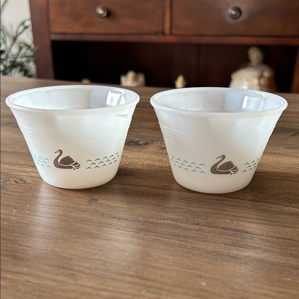 2 Vintage-Retro DYNAWARE Mexico Gray Swimming Swan Graphics O-W M-G Custard Cups